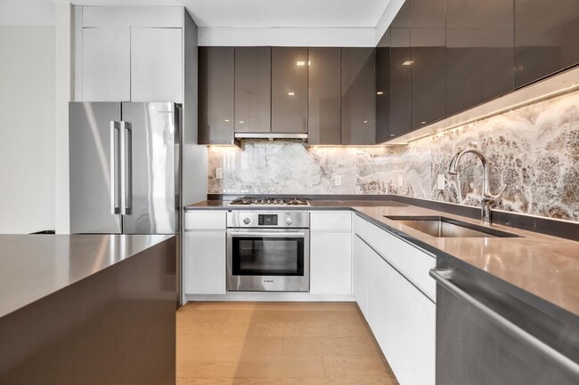 Building Photo - 7101 River Rd