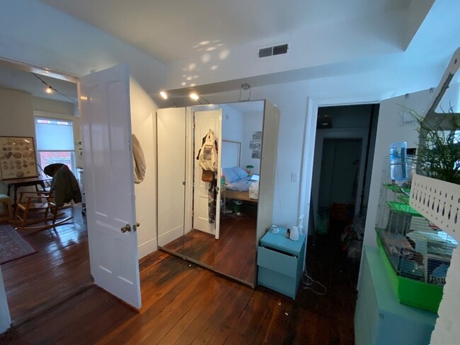 Building Photo - Architect-Restored 1BR at State & Bishop | Renovated Kitchen | In-Unit W/D