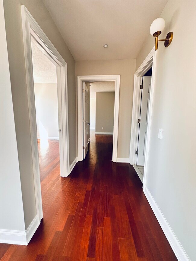 Building Photo - 311 Washington St