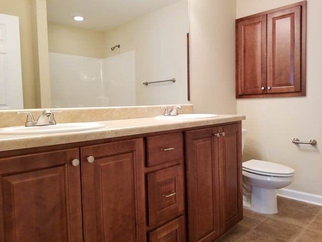 Building Photo - Town Home in Pooler! Move-In Ready