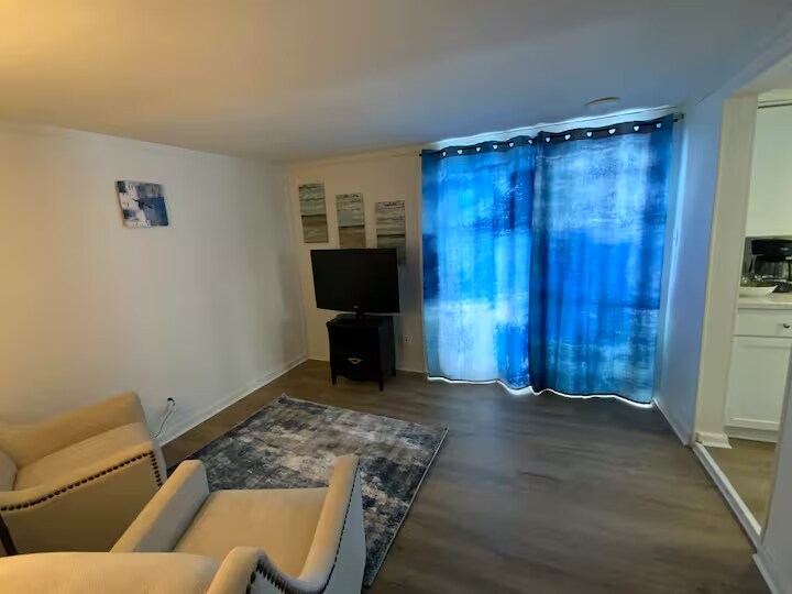 Building Photo - 115 Mckenzie St