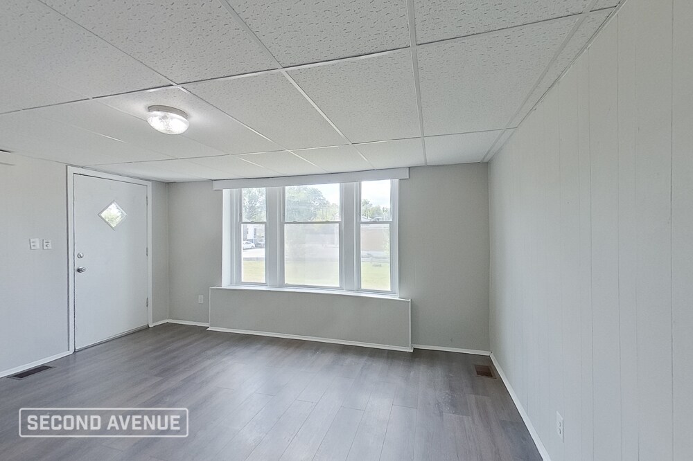 Building Photo - 122 S Longworth Ave