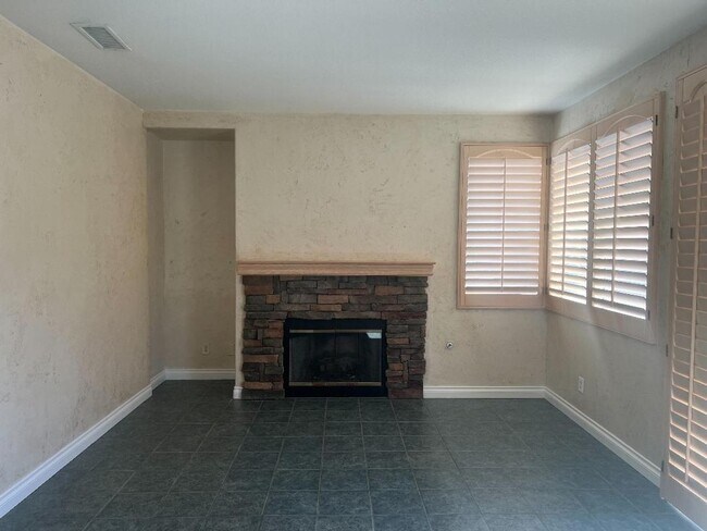 Building Photo - 45362 Tesiben Ct