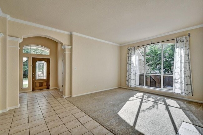 Building Photo - 1016 Savanna Ln