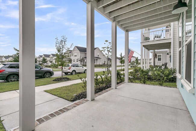 Building Photo - Charming Charleston Home in the Heart of M...