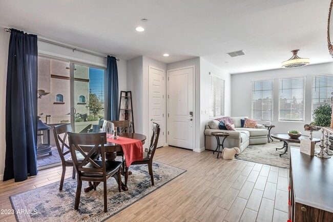 Building Photo - 4100 S Pinelake Way