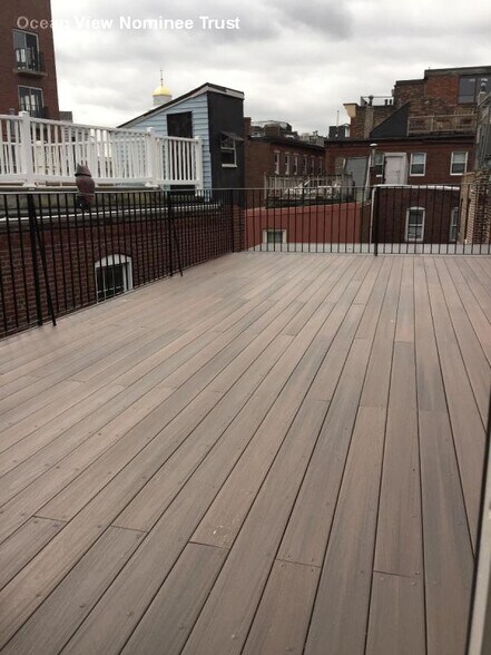 Building Photo - 372 North St