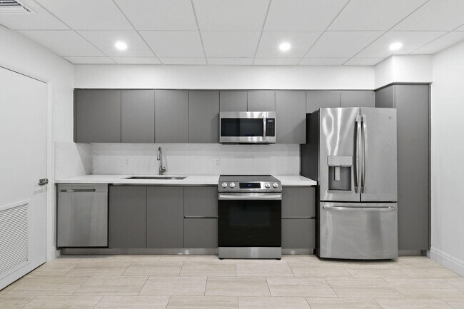 Building Photo - 2295 S Ocean Blvd