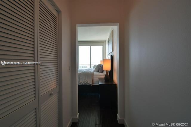Building Photo - 951 Brickell Ave