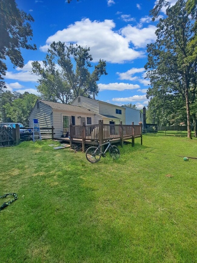 Building Photo - 5209 Vaughan Ct