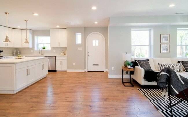 Building Photo - 4410 16th St NE