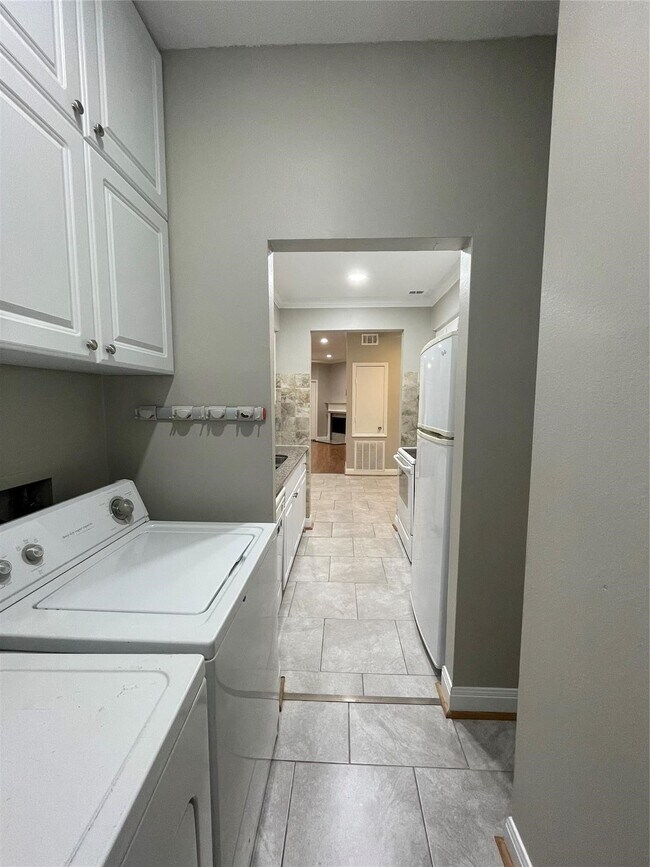 Building Photo - 5000 Milwee St