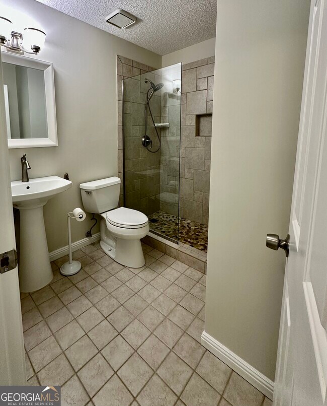 Building Photo - 157 Rockspray Ridge
