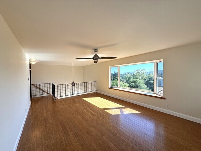 Building Photo - SPACIOUS 3BR/3BA NOVATO HOME WITH FLEXIBLE FLOORPLAN, LARGE FAMILY ROOM AND BONUS AREAS, GREAT OU...