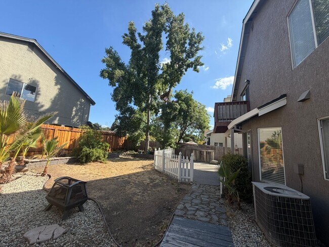 Building Photo - 8420 Oak Flat Way