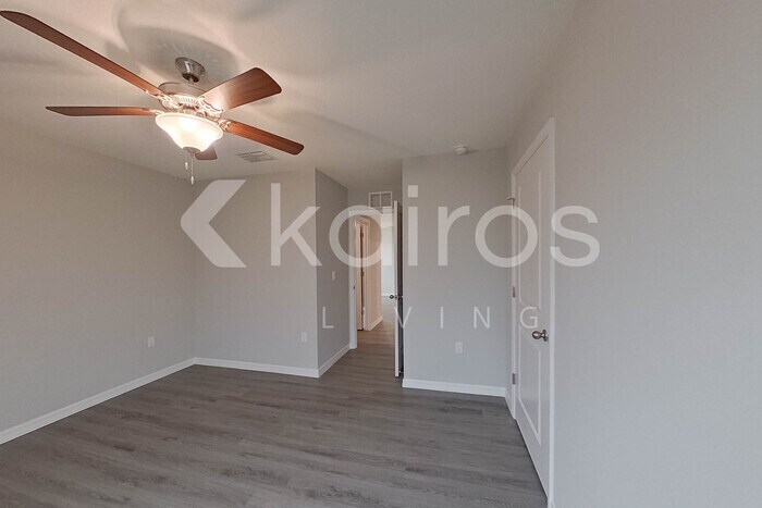 Building Photo - 8670 SW 43rd Ter