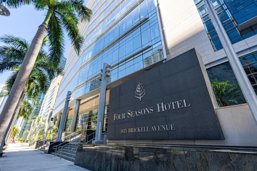 Building Photo - 1441 Brickell Ave