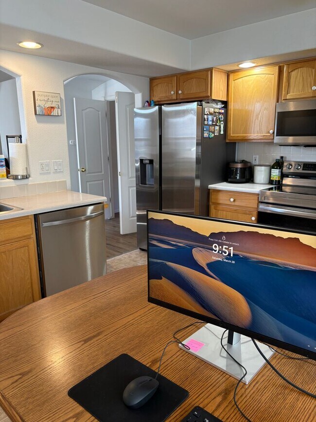 Building Photo - 4 Bedroom 3.5 Bath in Widefield