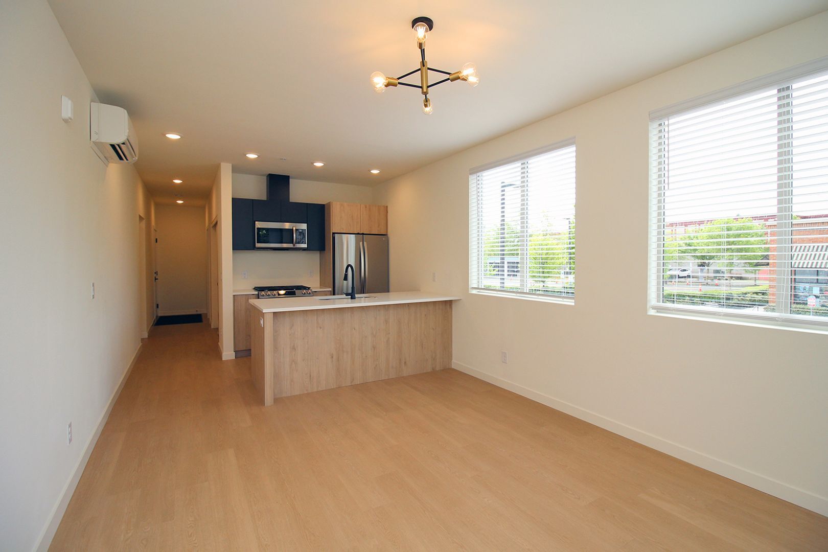 Building Photo - 7530 N Richmond Ave