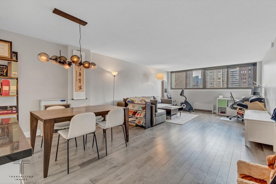 Building Photo - 30 E Division St