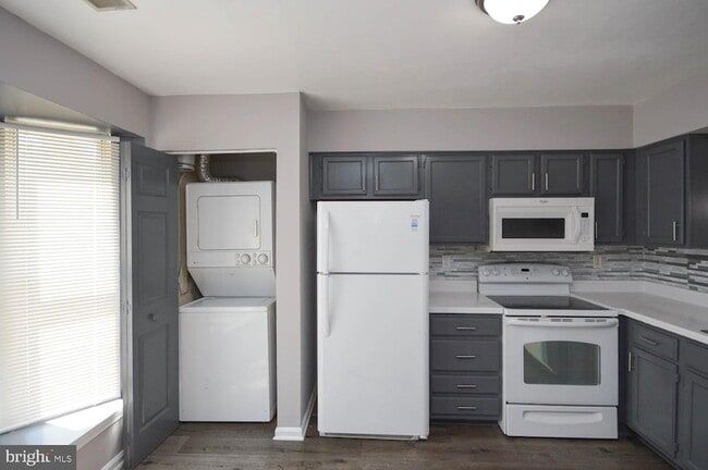Building Photo - 14902 London Ln