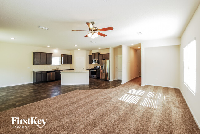 Building Photo - 325 Jarama Cir