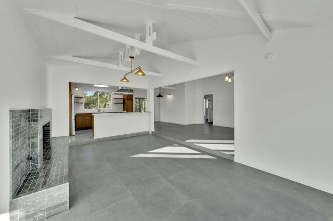 Building Photo - 4279 Hortensia St