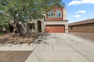 Building Photo - This very popular 2-story home floor plan ...