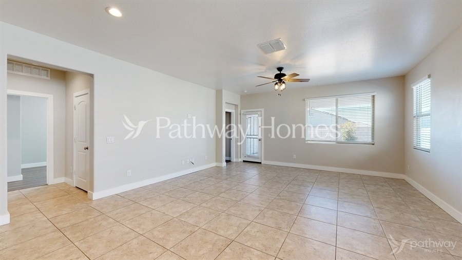 Building Photo - 30995 W Whitton Ave