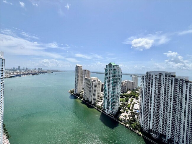 Building Photo - 300 S Biscayne Blvd