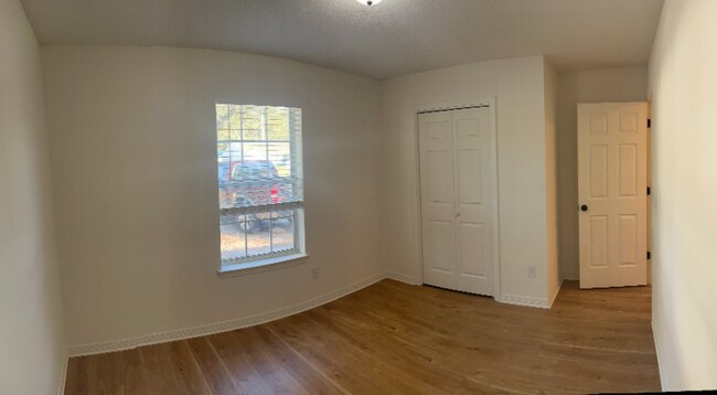 Building Photo - 6056 Savannah Dr