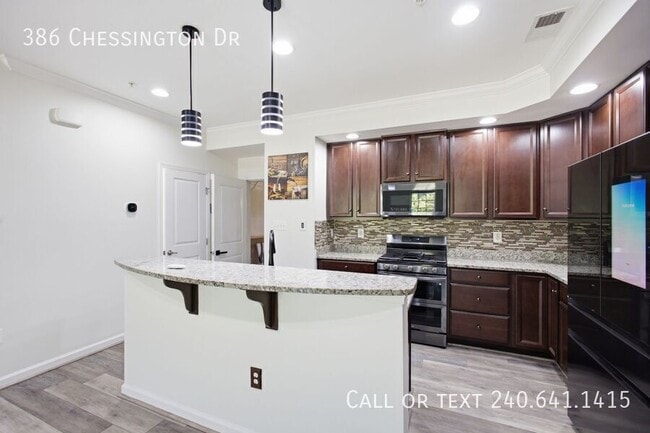 Building Photo - 386 Chessington Dr