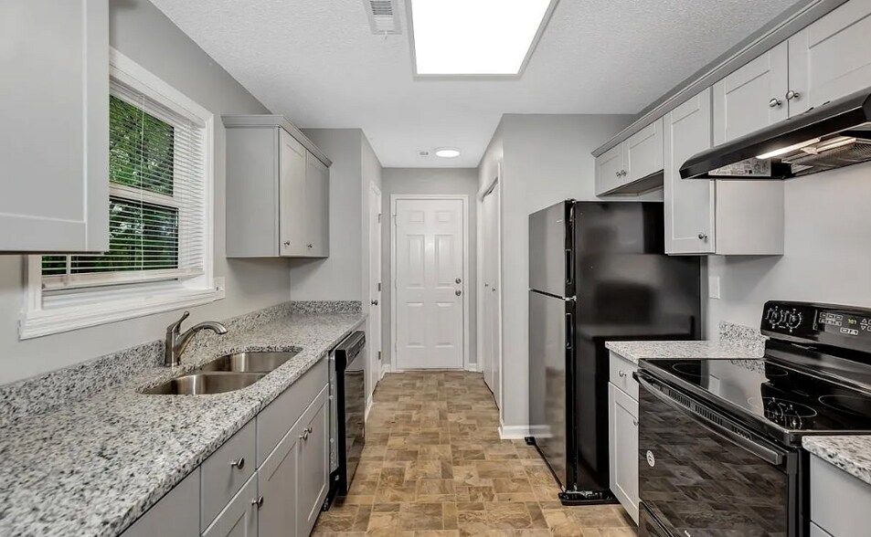 Building Photo - 3909 Fair Oak Ln SW