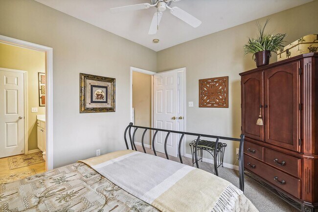 Building Photo - Enjoy coastal living in this Rehoboth Beac...