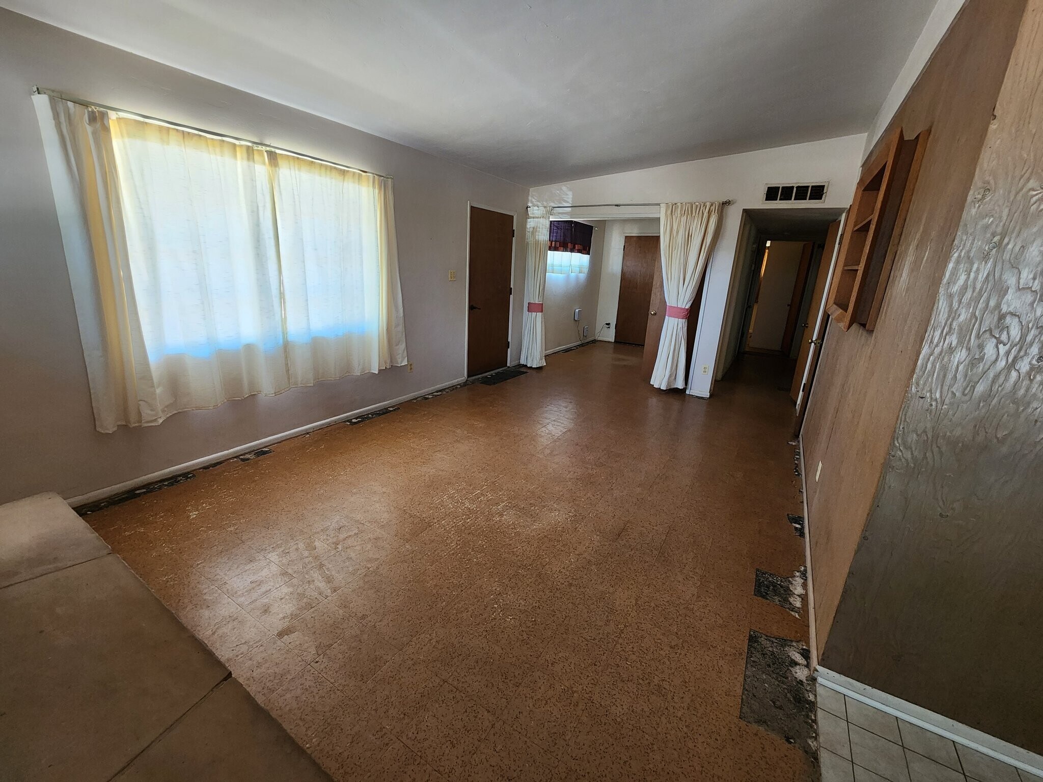 Building Photo - 525 S Rosemont Ave