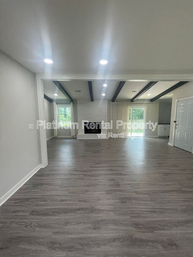 Building Photo - 2216 Shancey Ln