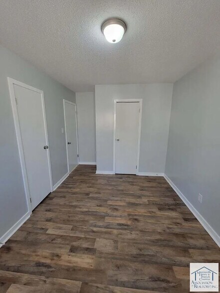 Building Photo - 122 Pony Pl