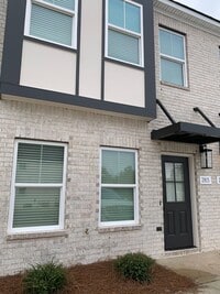 Building Photo - SUBLEASE AVAILABLE JANUARY 2026-JUNE 2026 WITH OPTION TO RENEW