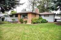 Building Photo - NOW available 4 bed 2 bath in Town & Country