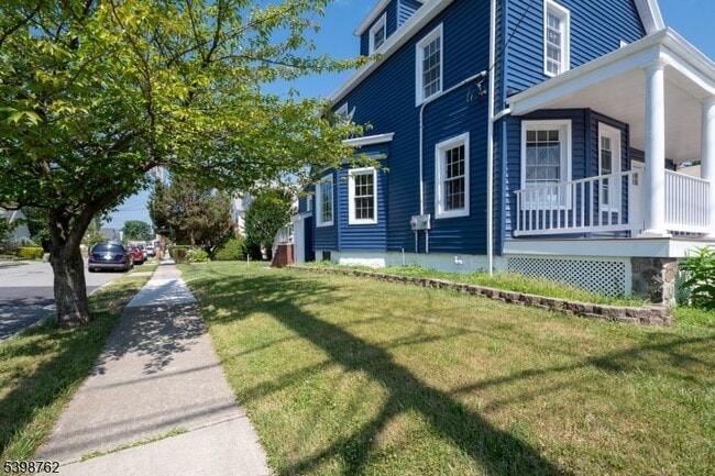 Building Photo - 55 Stevens Ave