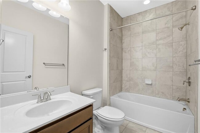 Building Photo - 1940 Discovery Park Ln