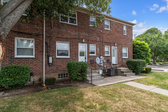 Building Photo - 3354 Coolidge Hwy
