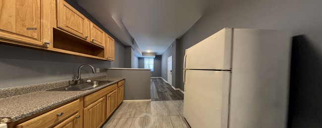 Building Photo - Modern Comfort Meets South Philly Charm