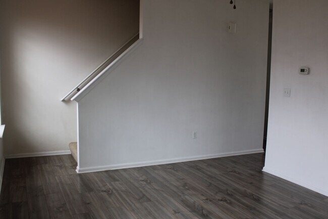 Building Photo - 1236 Ledge Dr