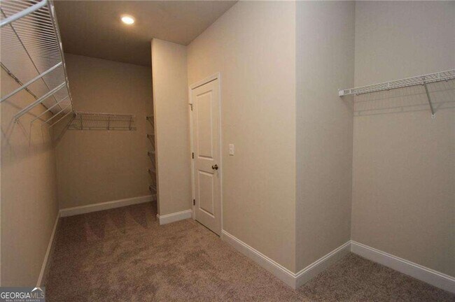 Building Photo - 4735 Watkins Wy