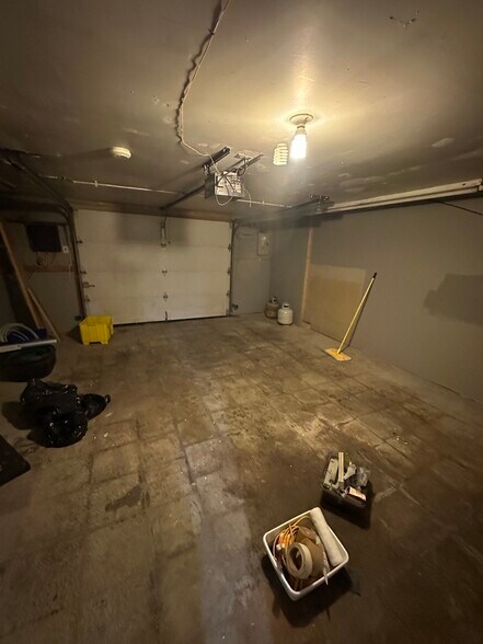 Building Photo - 404 Dresher Rd