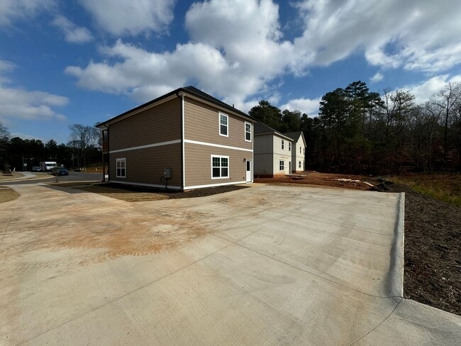 Building Photo - 4 Bedroom/4Bath off Will Hunter Rd. Pre-leasing Now!