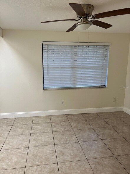 Building Photo - 16039 Grass Lake Dr