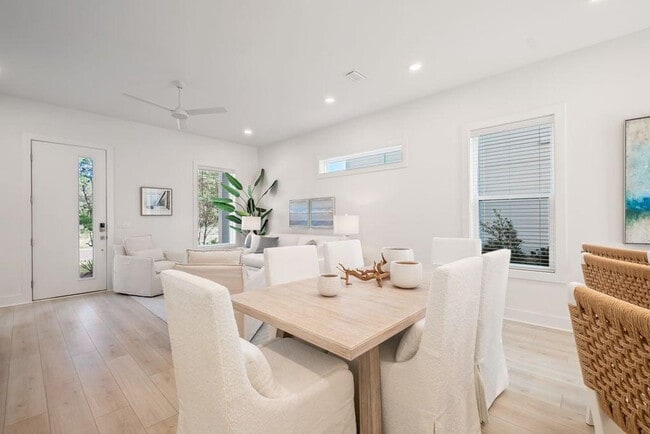 Building Photo - 31 Sarah St