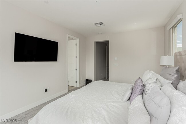 Building Photo - 11297 Gravitation Dr